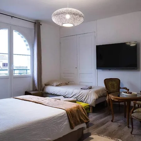 La Perroy à Proximité De La