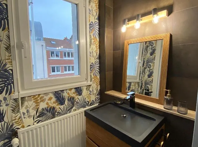 La Perroy à Proximité De La Hébergement de vacances *