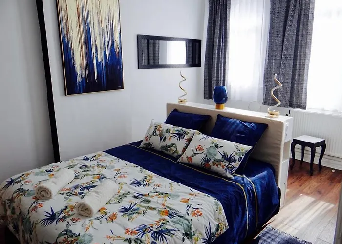 La Perroy à Proximité De La Hébergement de vacances *